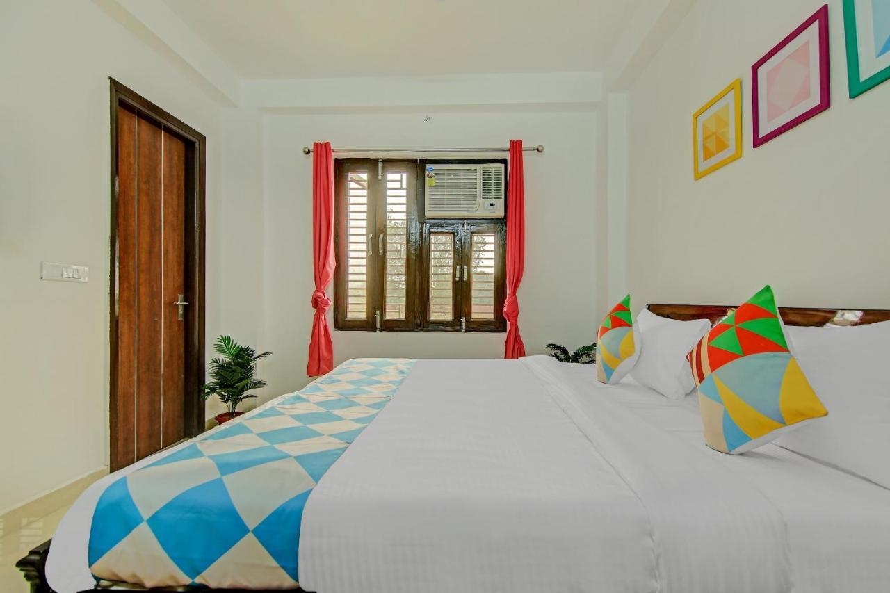 Guest house Oyo Plot No40 Dwarka Near Dwarka Sector 21 Metro Station